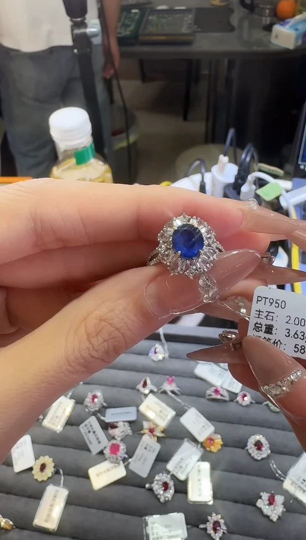 戒指蓝宝石铂Pt950镶嵌2ct