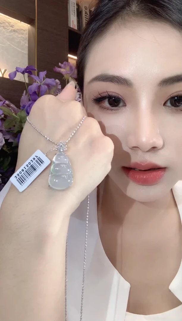 吊坠(不含链)18K金镶嵌翡翠A51