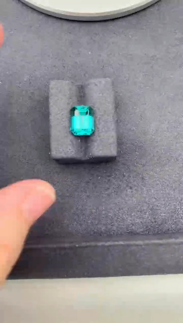 未镶嵌珠宝半成品碧玺4.7ct碧玺   BD