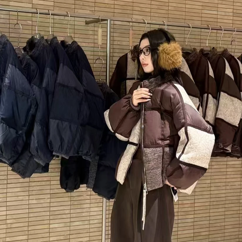 【合肥欢欢】“暖阁民宿”90白鸭绒时髦拼接面包保暖立领羽绒服女3898