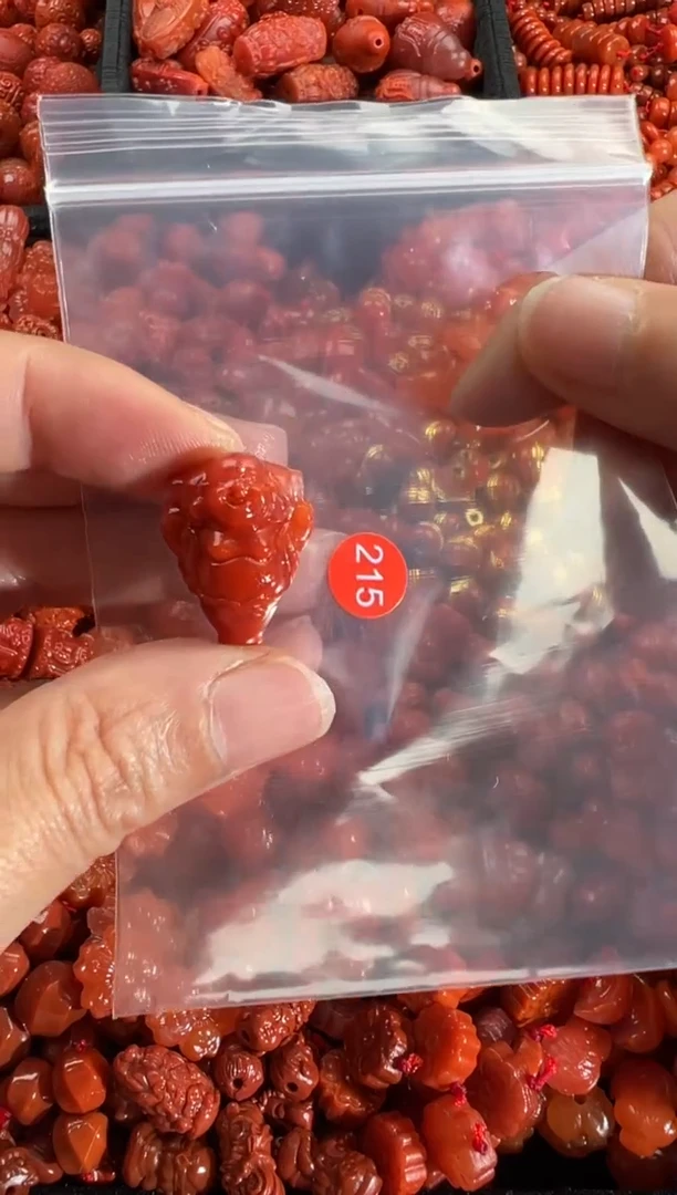 【闪购商品】南红玛瑙颈饰未镶嵌1