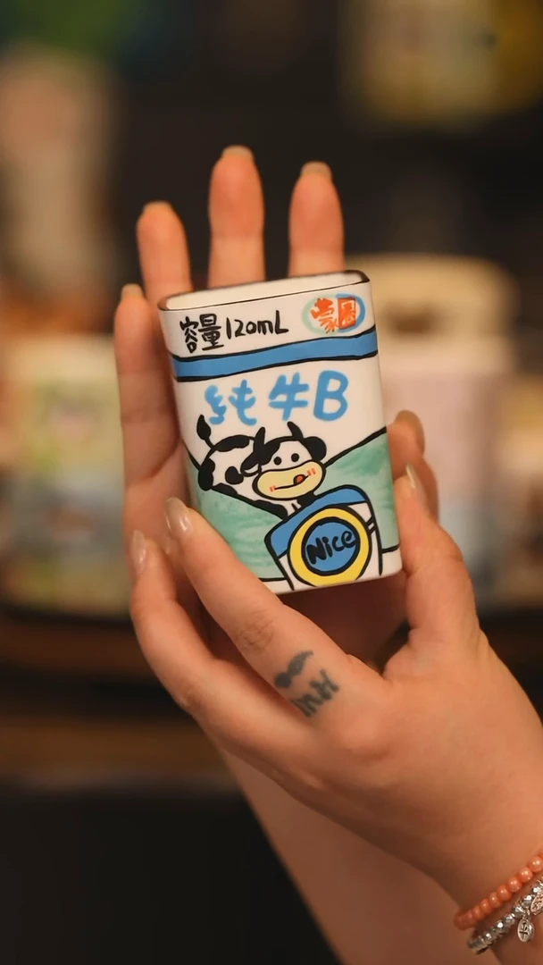 【闪购商品】摆件景德镇釉下彩绘设计师款陶瓷