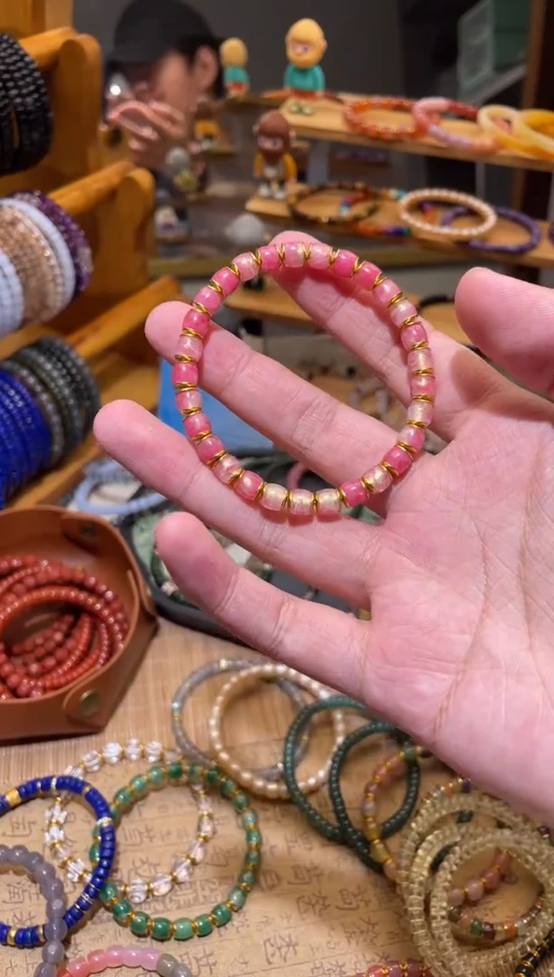 石英质玉手串未镶嵌金盾樱花雨手串