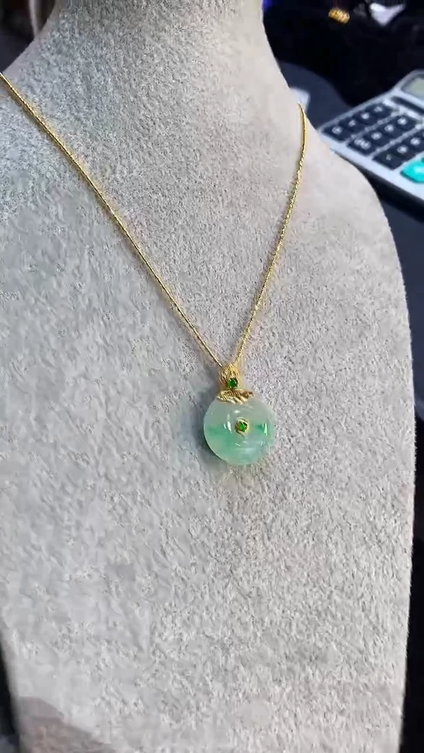 【闪购商品】翡翠吊坠(不含链)18K金镶嵌吊坠