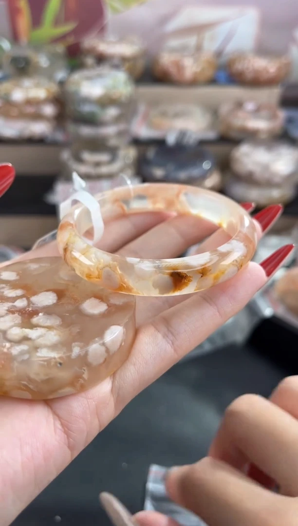 未镶嵌手镯石英质玉52