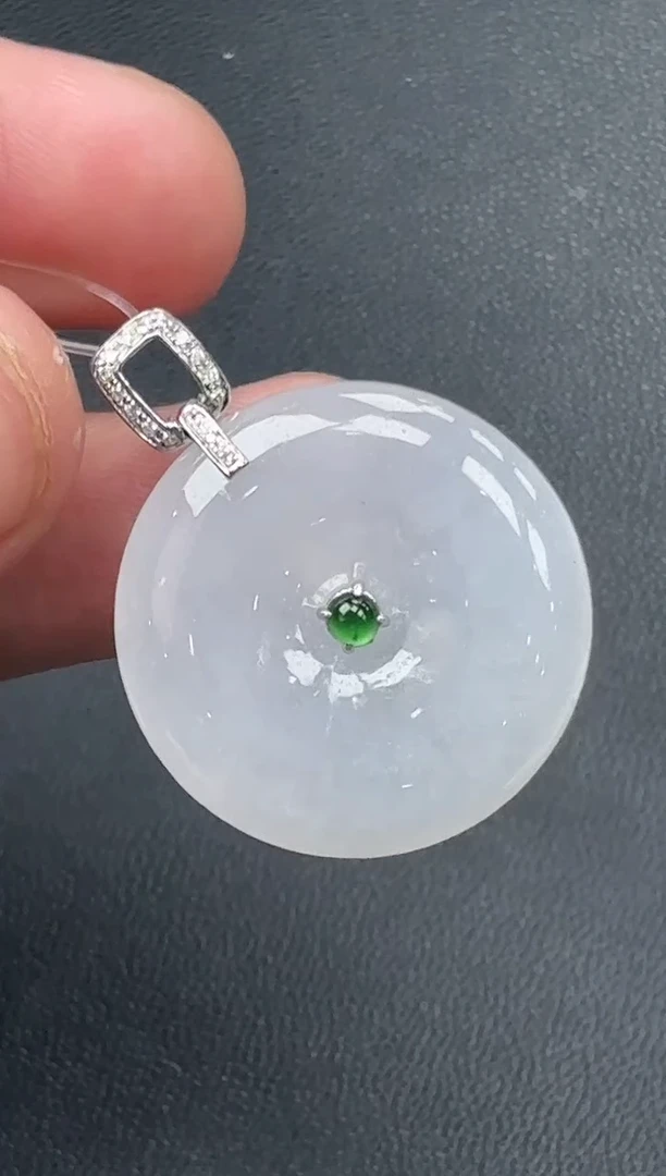 18K金镶嵌挂件翡翠平安扣