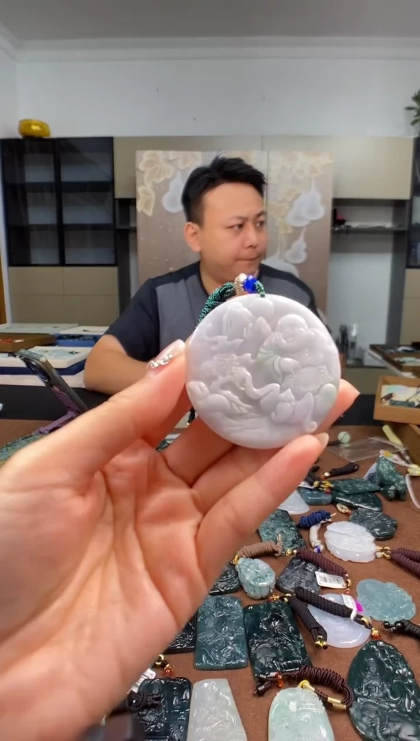 颈饰未镶嵌翡翠多样性发其一