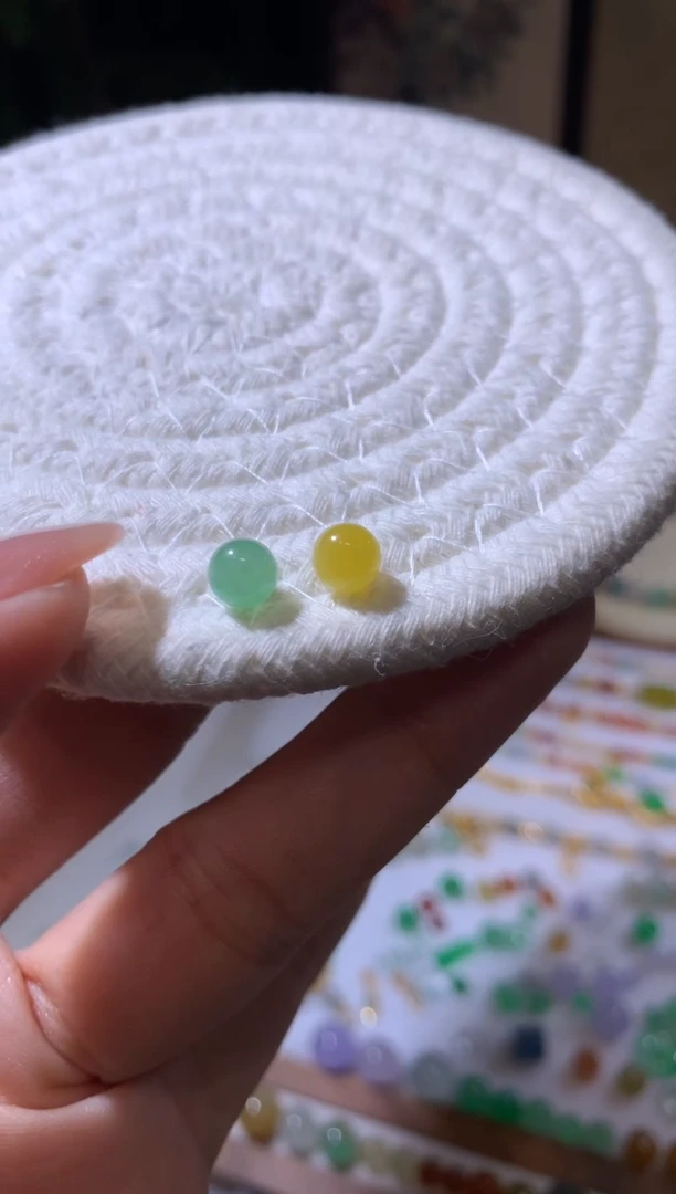 未镶嵌定制翡翠5.9卡珠子2个