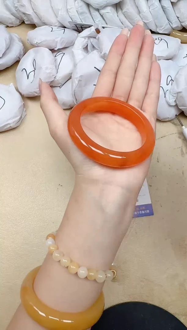 未镶嵌手镯石英质玉23/57