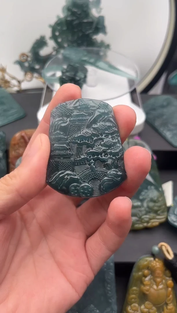 颈饰未镶嵌翡翠山水