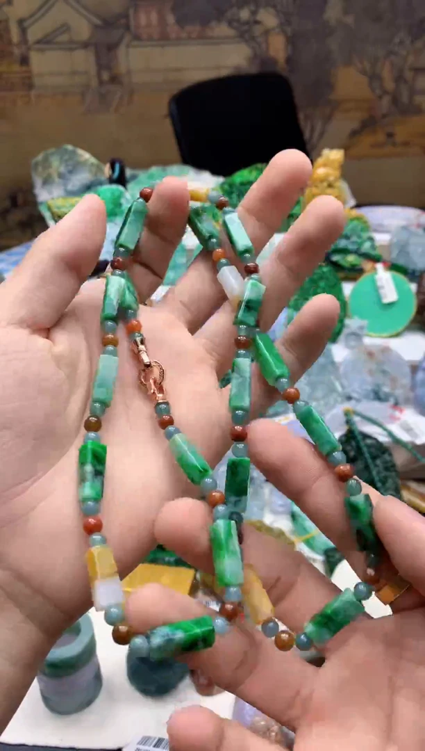 颈饰未镶嵌翡翠天然A货翡翠
