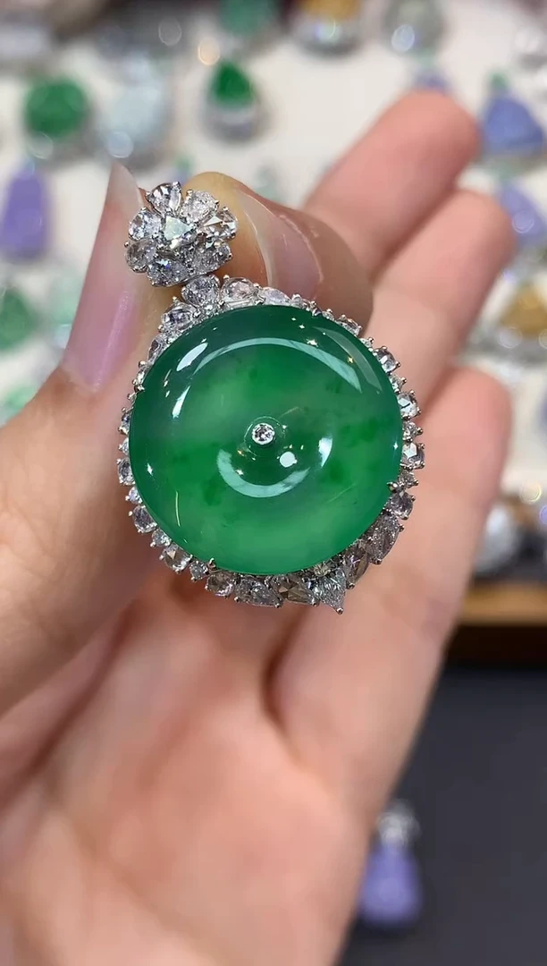 吊坠(不含链)18K金镶嵌翡翠C170