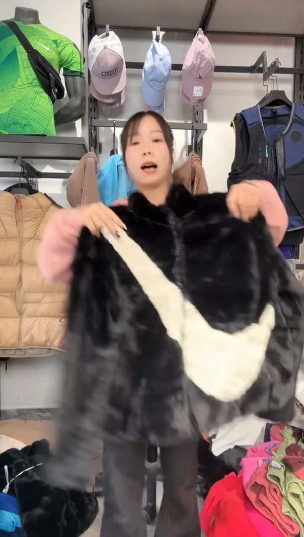 1137编码 耐克卫衣服饰过款为准 尺码M