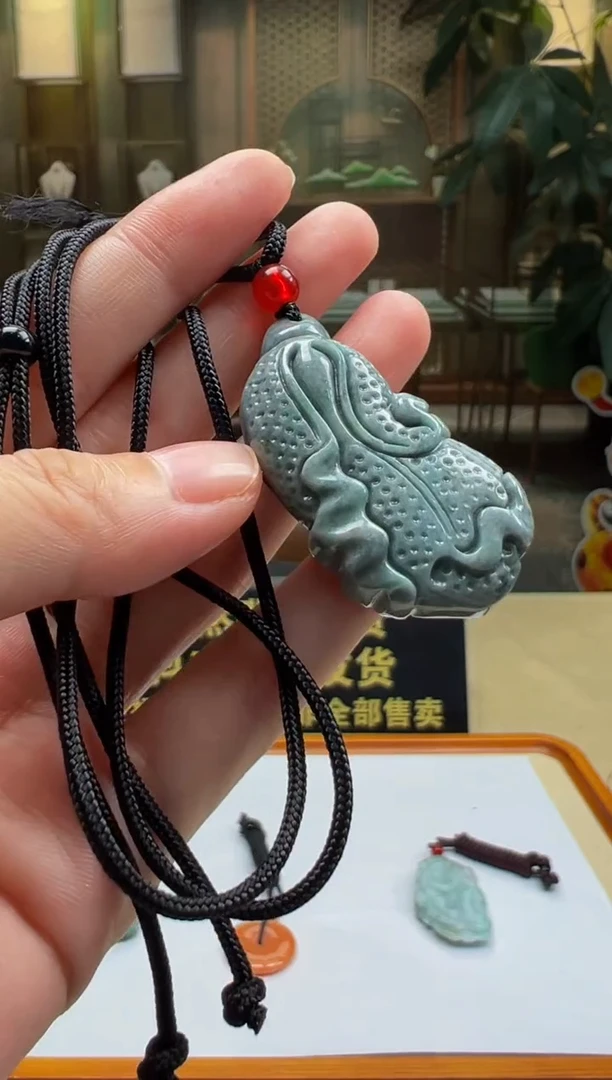翡翠未镶嵌颈饰BQ2025-6-26-3