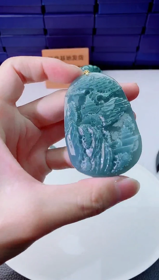 翡翠未镶嵌颈饰1