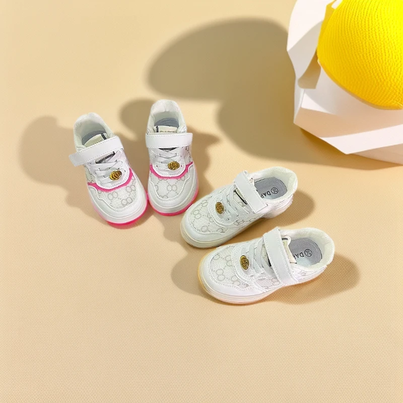 春夏季新款儿童网面透气跑鞋时尚男女童运动休闲鞋1082