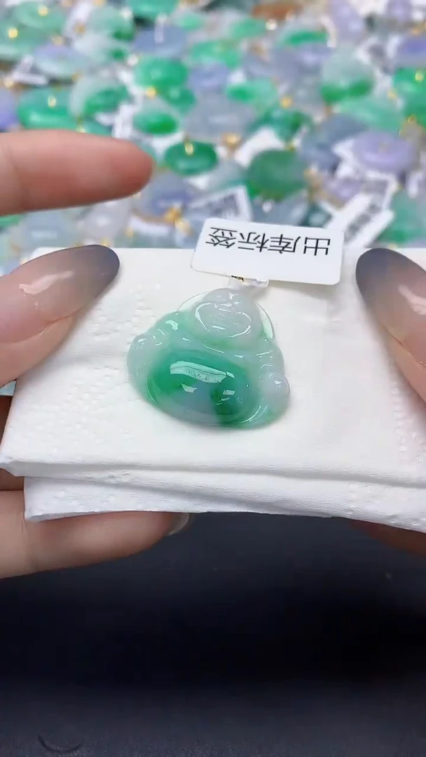 翡翠18K金镶嵌颈饰天然缅甸a货翡翠