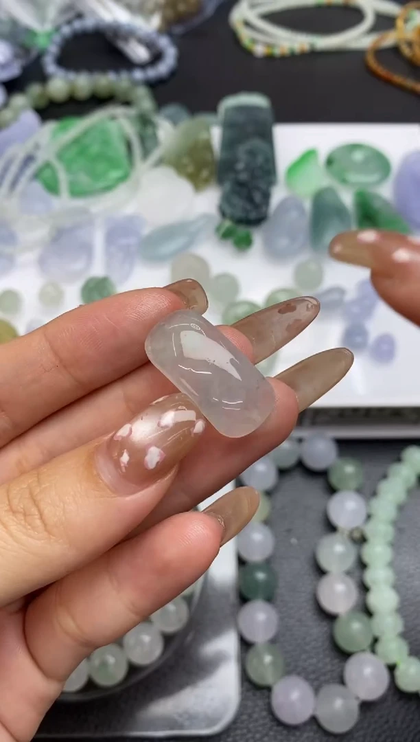 未镶嵌定制翡翠翡翠毛货~