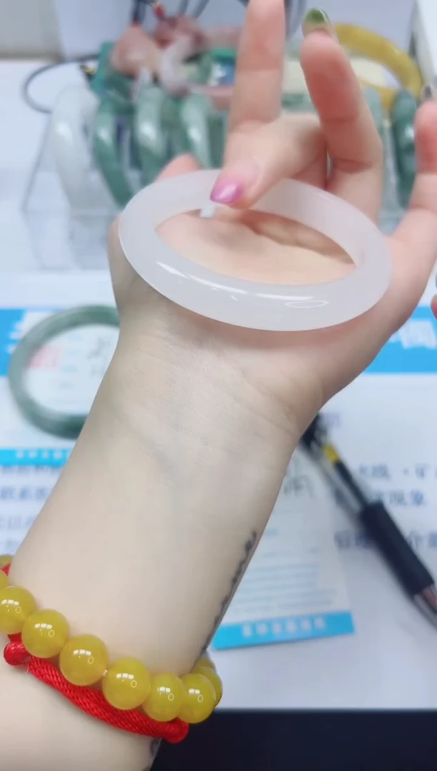 石英质玉手镯未镶嵌87/54.7