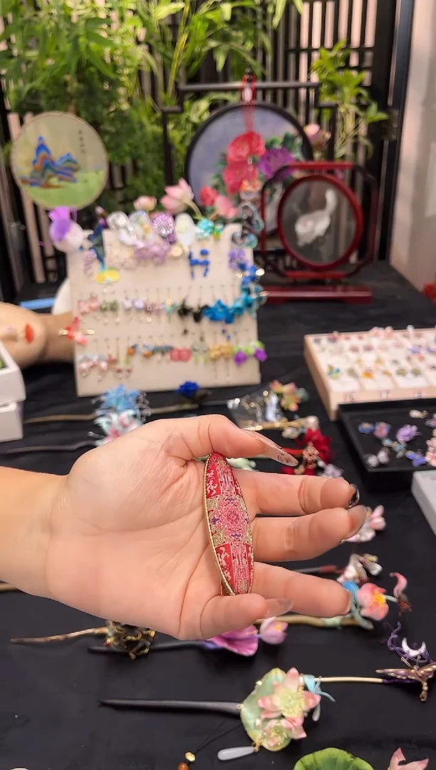 织绣火***虾非遗苏绣手工饰品