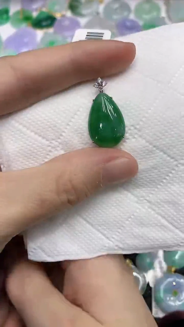 颈饰18K金镶嵌翡翠a货支持复检百元以上9元证书费自理
