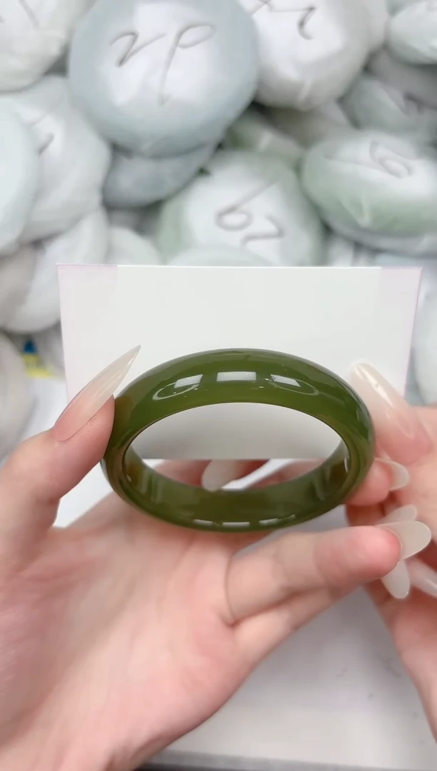 未镶嵌手镯石英质玉33-54.9