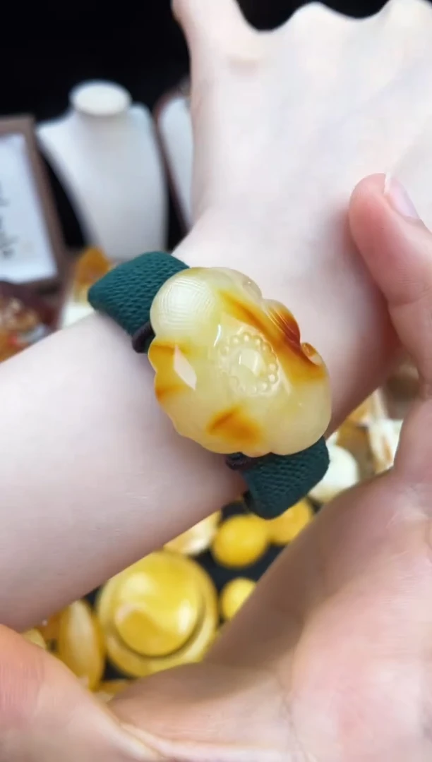 琥珀未镶嵌珠宝奇石柒月