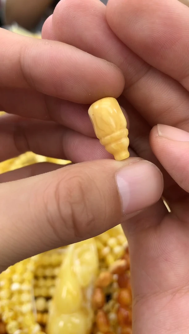 裸石蜜蜡未镶嵌三通