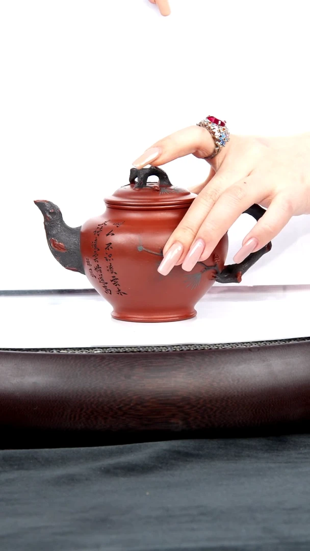 茶壶紫砂40 李建秋 松鼠葡萄 一品红砂 260毫升