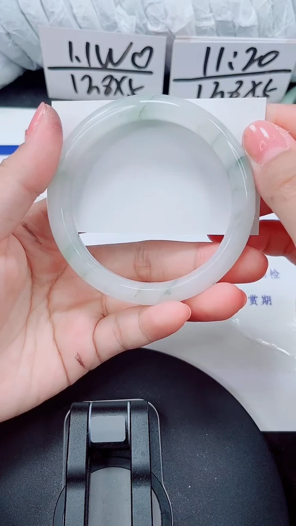 未镶嵌手镯石英质玉243-59/60