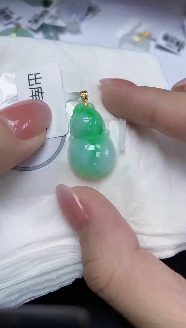 颈饰18K金镶嵌翡翠天然缅甸翡翠A货多样性发一件