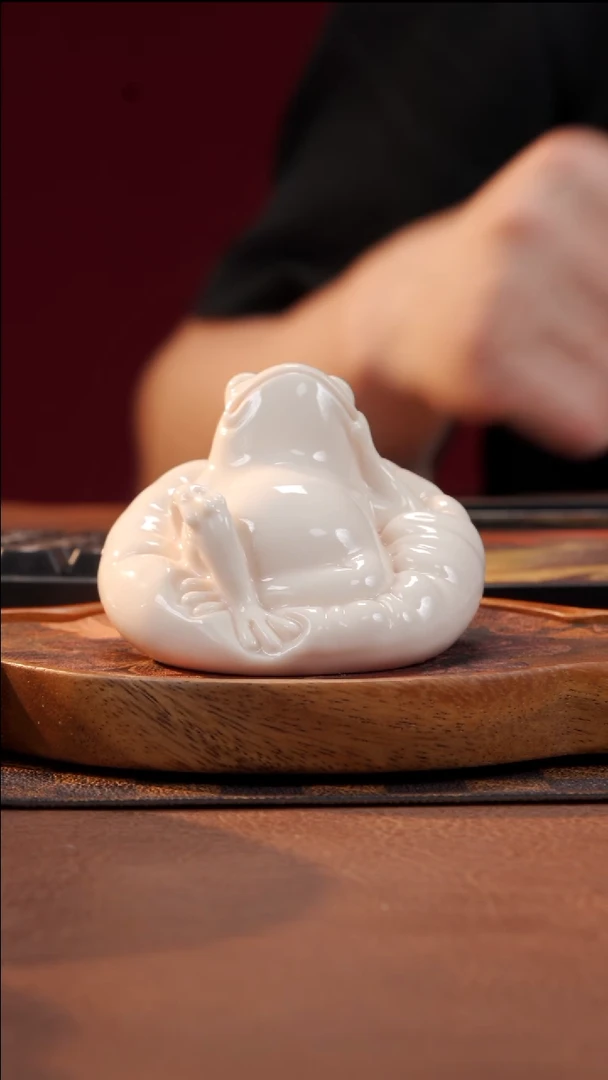 孩儿红实心青蛙茶宠---何白就是中国白-