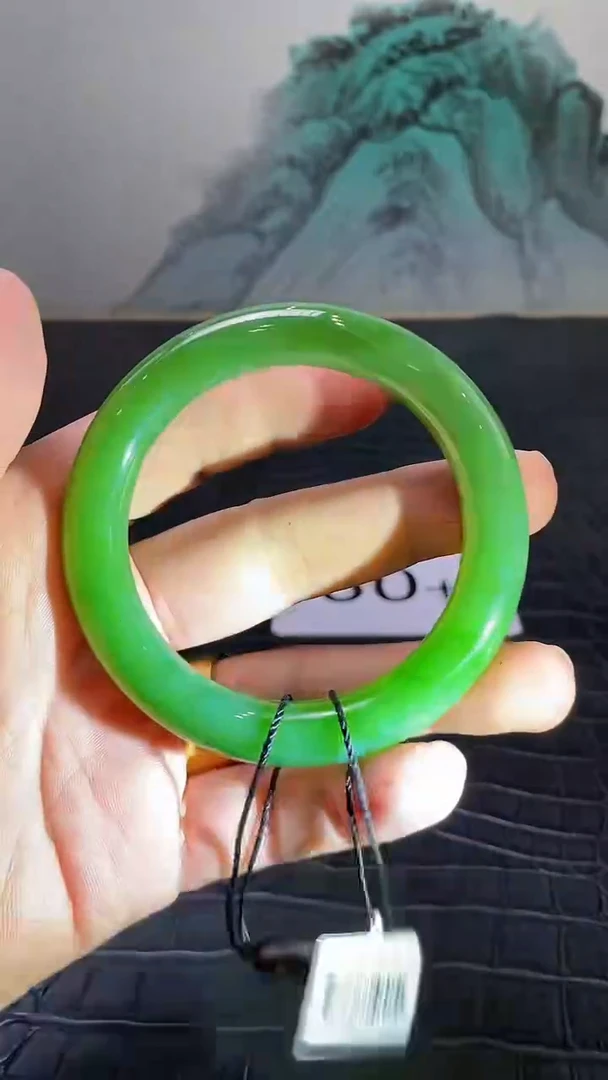 和田玉（碧玉）手镯未镶嵌一个