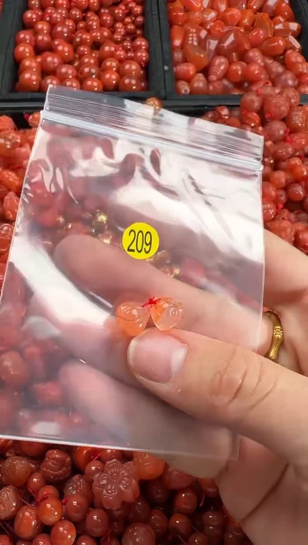 【闪购商品】南红玛瑙颈饰未镶嵌1