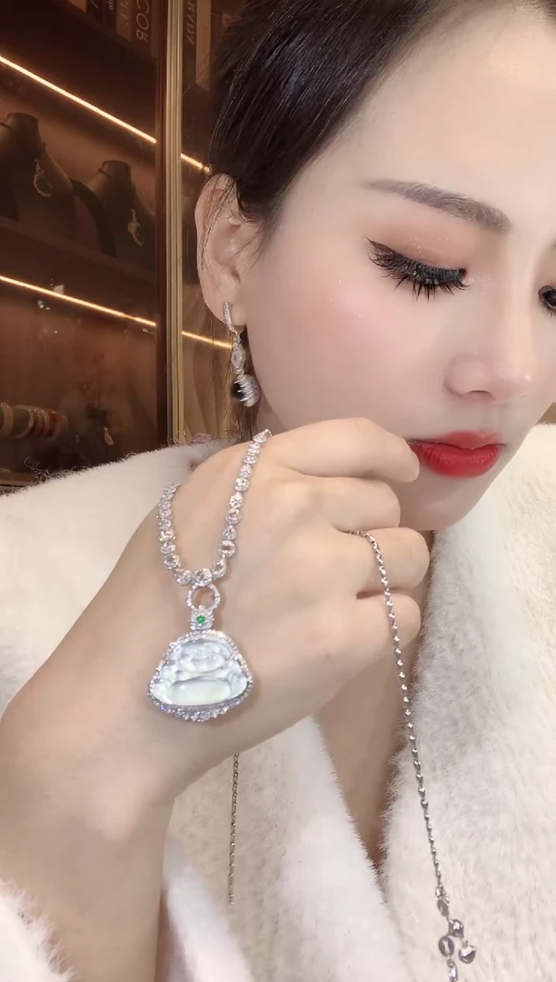 【闪购商品】翡翠吊坠(不含链)18K金镶嵌C31