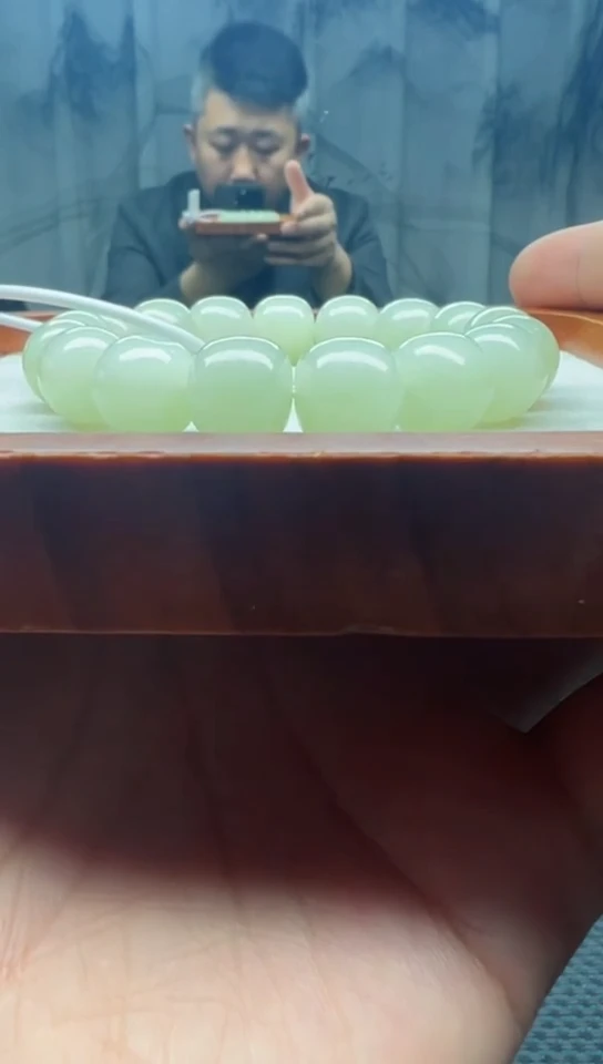 未镶嵌手串和田玉且末高清白老邢卡13纯天然拍一发一