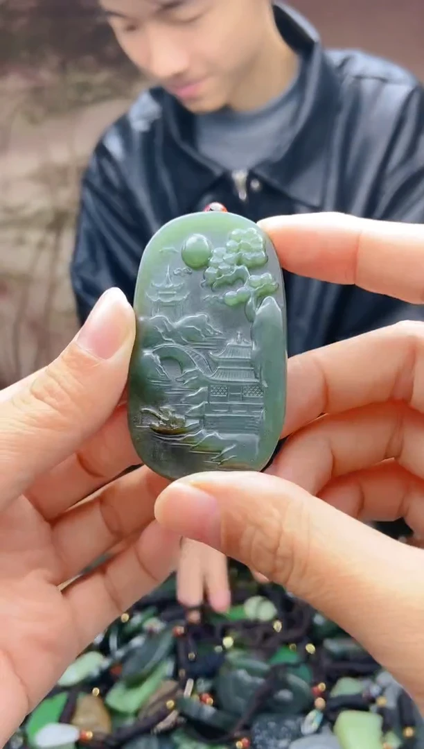 颈饰未镶嵌和田玉1