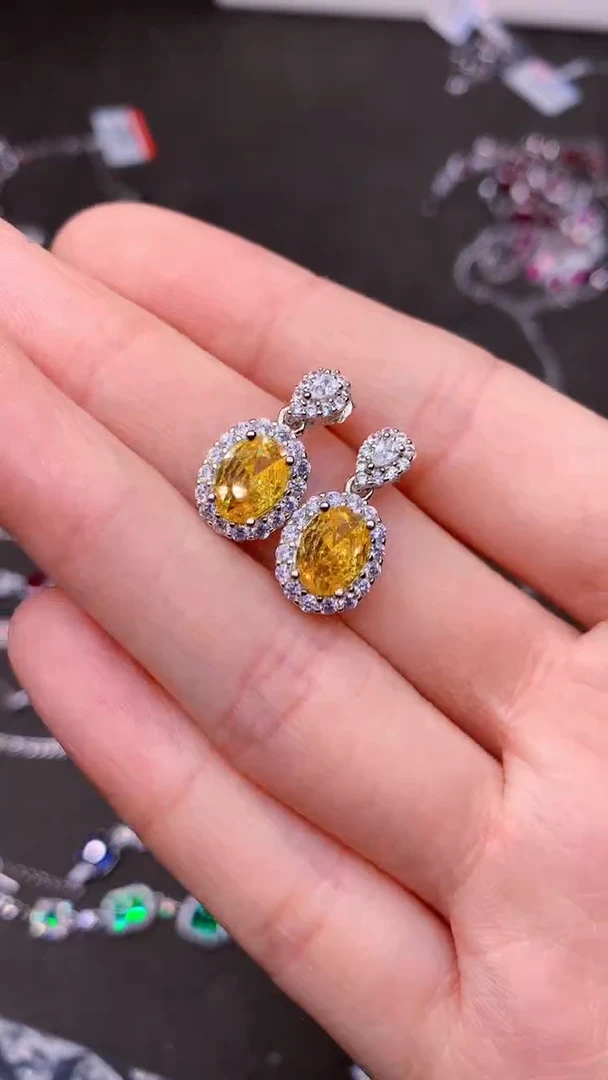 【闪购商品】彩色蓝宝石耳饰银S925镶嵌........