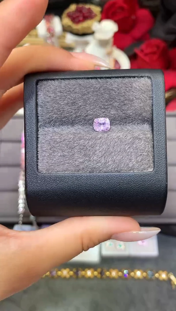 未镶嵌裸石定制尖晶石枕型 仙粉色调 1.16ct
