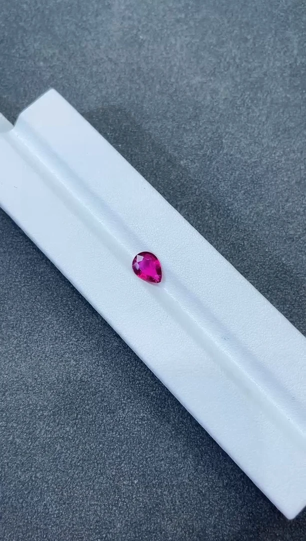 未镶嵌裸石碧玺卢比来