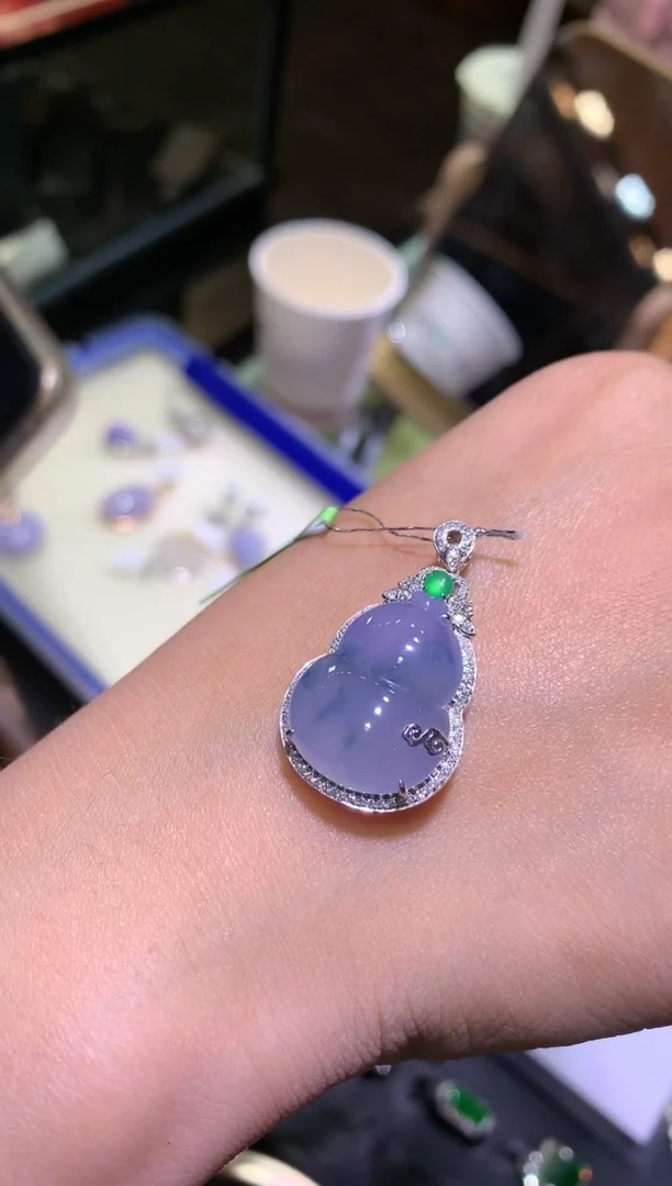 【闪购商品】翡翠吊坠(不含链)18K金镶嵌葫芦