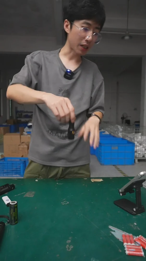 小野直播闪购D25小手电专拍