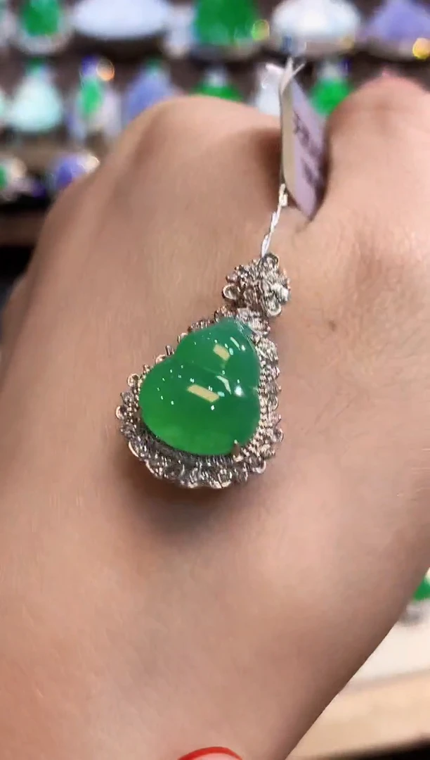 吊坠(不含链)18K金镶嵌翡翠A43