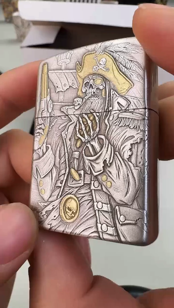 铜海盗船长-盔甲熏银鎏金