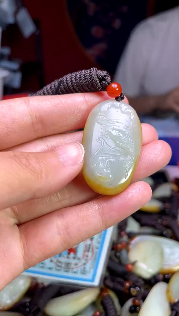 和田玉未镶嵌颈饰1