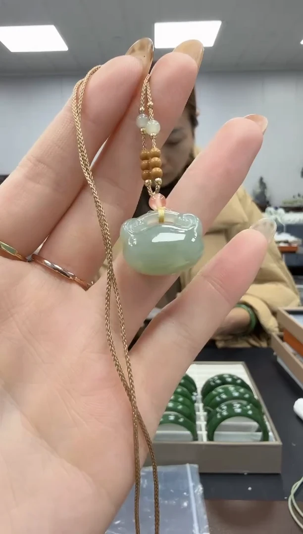 颈饰未镶嵌和田玉多样性发其一zj