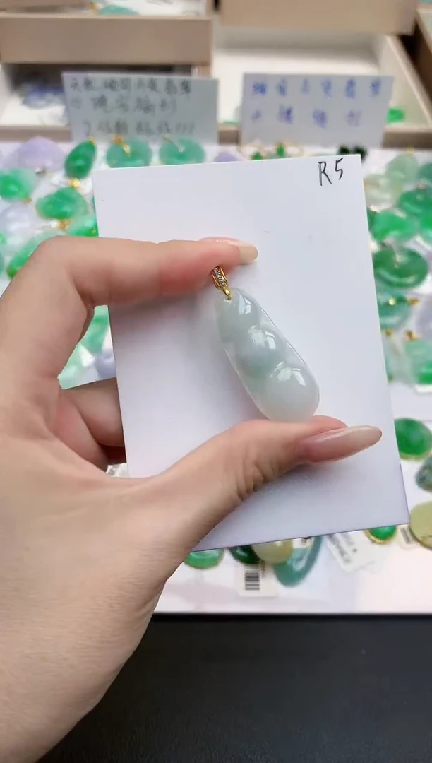 颈饰未镶嵌翡翠天然缅甸A货翡翠