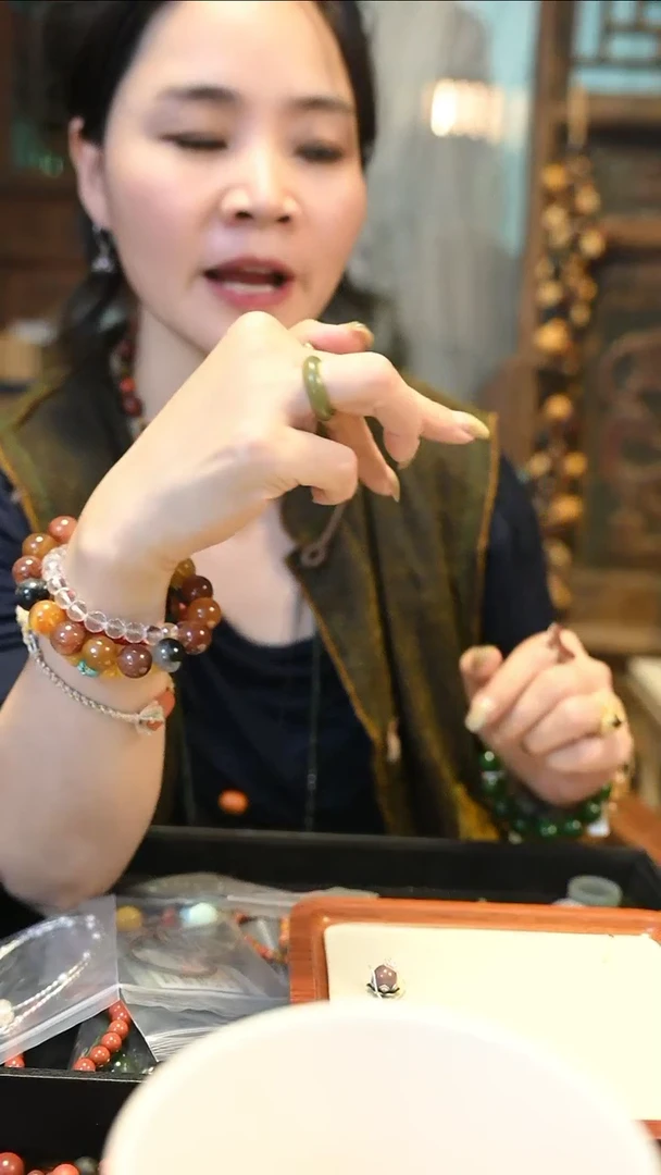 未镶嵌颈饰蜜蜡定向 梨萍 15