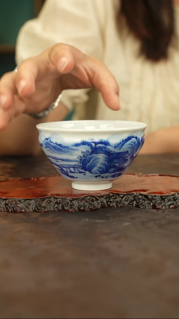 青花手绘山水主人杯
