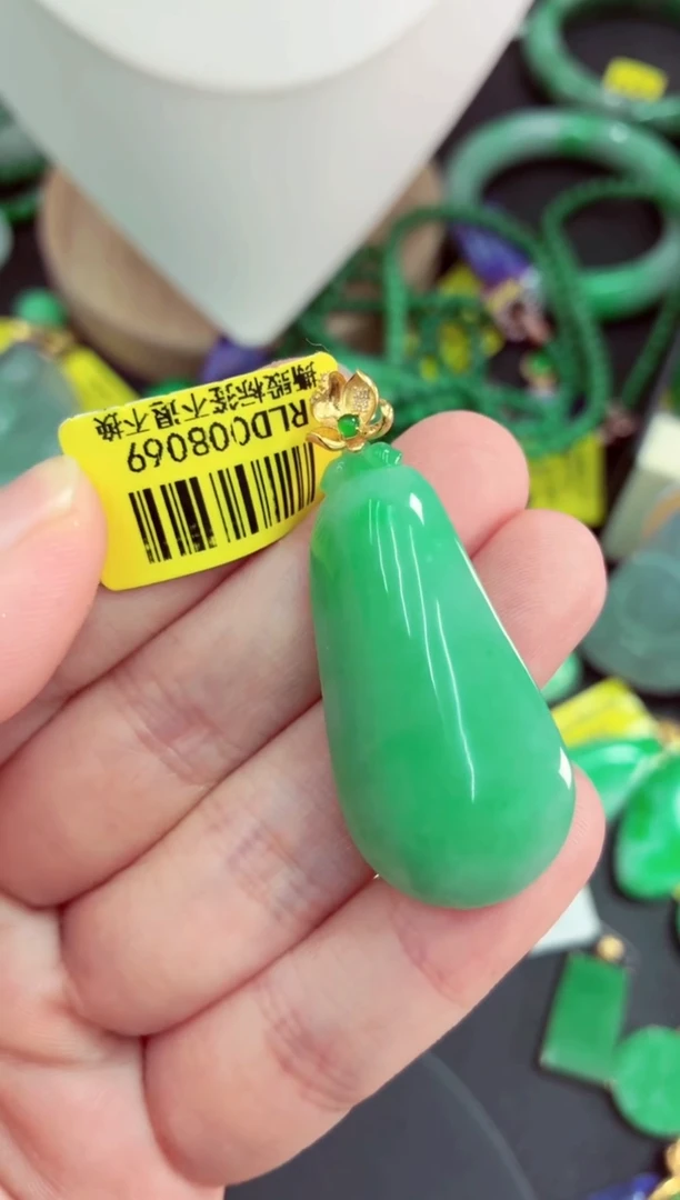 吊坠(不含链)18K金镶嵌翡翠挂件